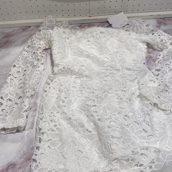 Glamorous off shoulder lace dress. Sz M - Picture 4 of 7